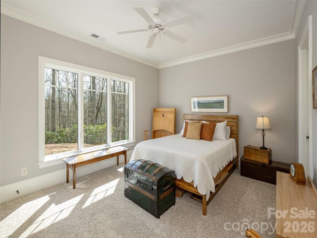 72 Dusky Court, Hendersonville, NC 28739
