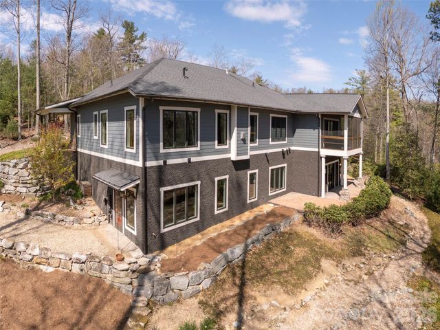72 Dusky Court, Hendersonville, NC 28739