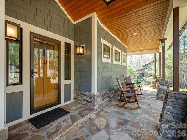 72 Dusky Court, Hendersonville, NC 28739