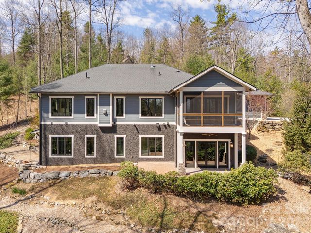 72 Dusky Court, Hendersonville, NC 28739