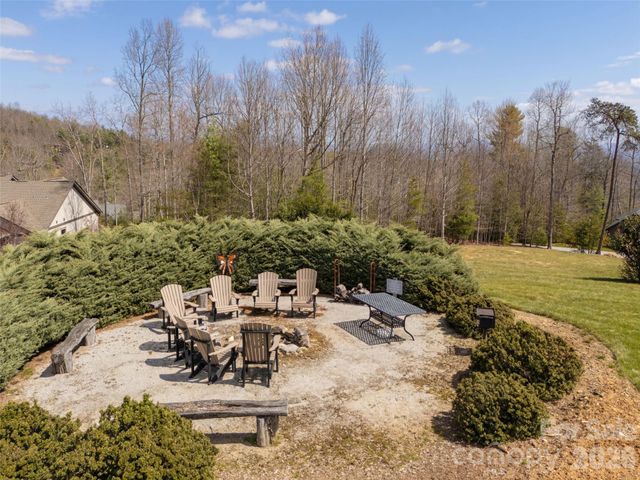 72 Dusky Court, Hendersonville, NC 28739