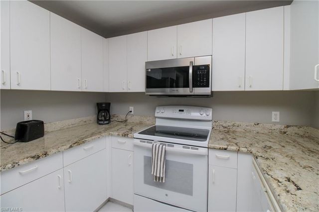 519 Roma CT 3-305, Naples, FL 34110