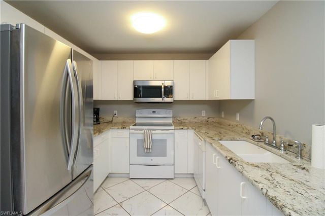 519 Roma CT 3-305, Naples, FL 34110