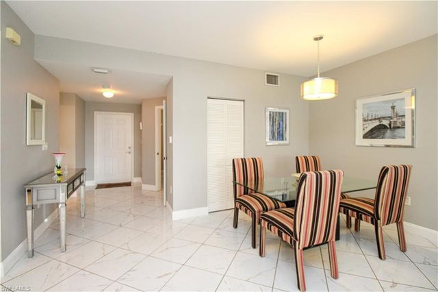 519 Roma CT 3-305, Naples, FL 34110