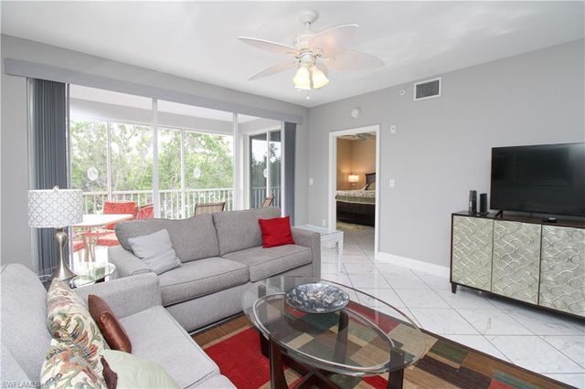 519 Roma CT 3-305, Naples, FL 34110