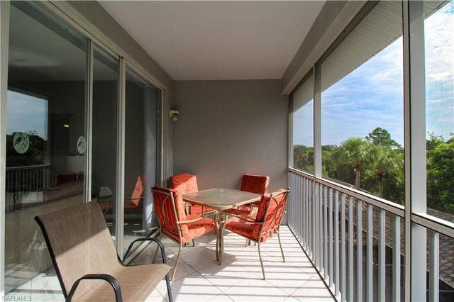 519 Roma CT 3-305, Naples, FL 34110