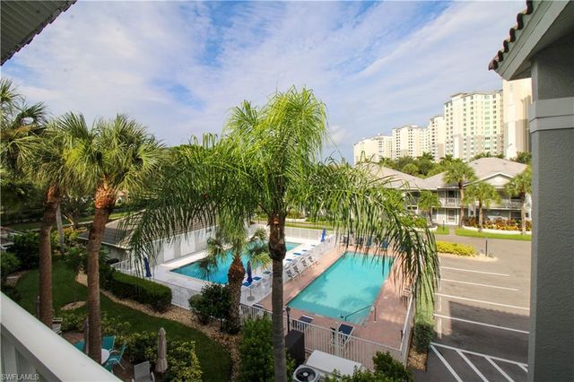 519 Roma CT 3-305, Naples, FL 34110