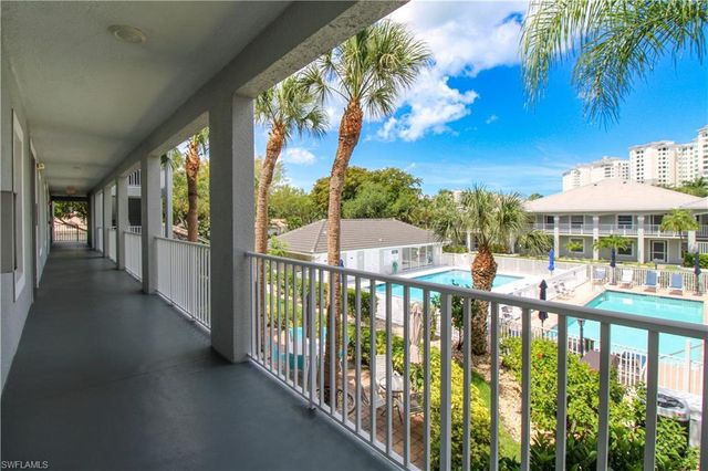 519 Roma CT 3-305, Naples, FL 34110