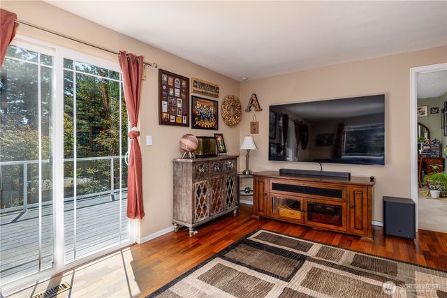 530 E Country Club Drive E, Union, WA 98592