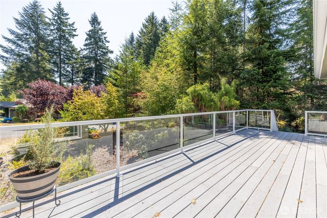 530 E Country Club Drive E, Union, WA 98592