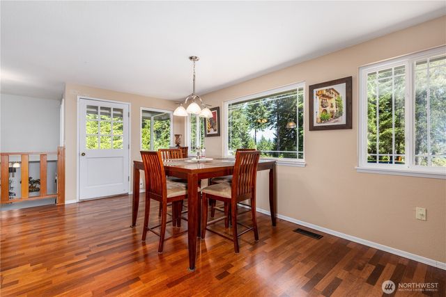 530 E Country Club Drive E, Union, WA 98592