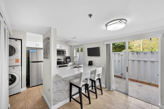 245 Riviera Circle 245, Weston, FL 33326