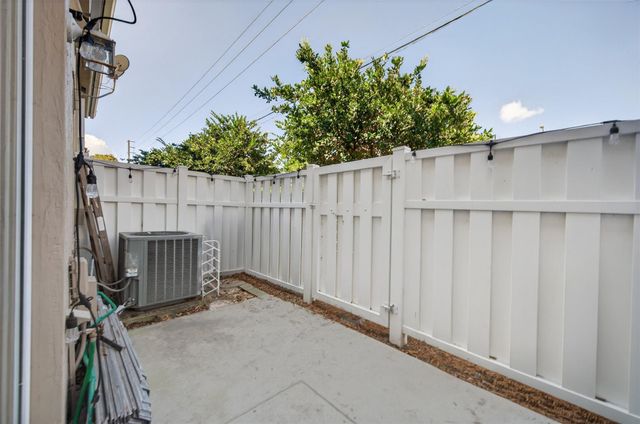 245 Riviera Circle 245, Weston, FL 33326