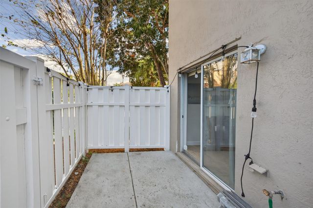 245 Riviera Circle 245, Weston, FL 33326