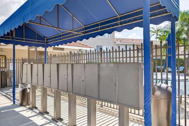 245 Riviera Circle 245, Weston, FL 33326