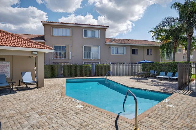 245 Riviera Circle 245, Weston, FL 33326