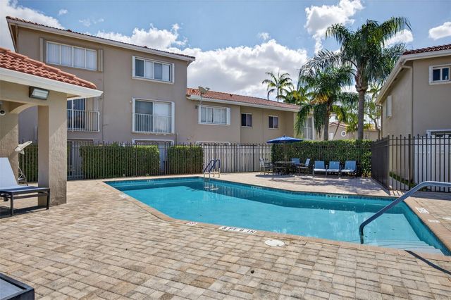 245 Riviera Circle 245, Weston, FL 33326
