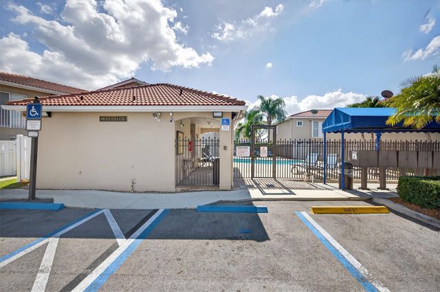 245 Riviera Circle 245, Weston, FL 33326