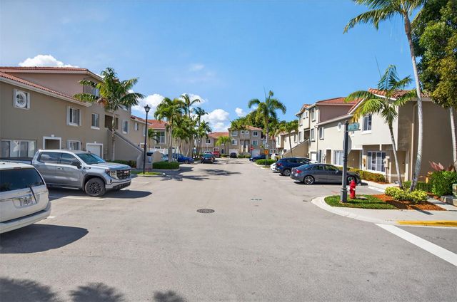 245 Riviera Circle 245, Weston, FL 33326