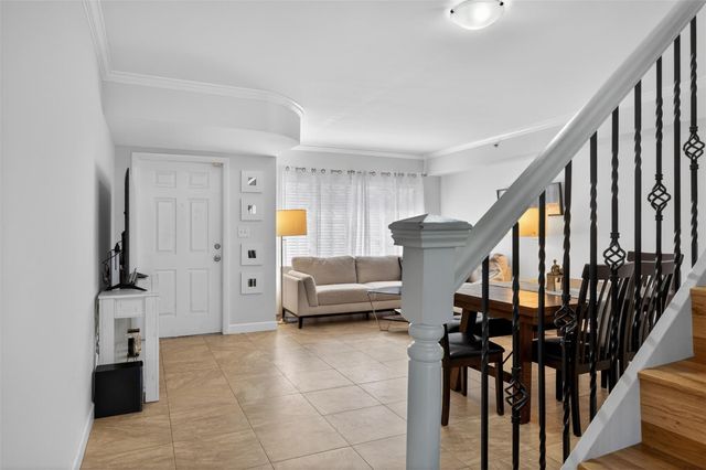 245 Riviera Circle 245, Weston, FL 33326