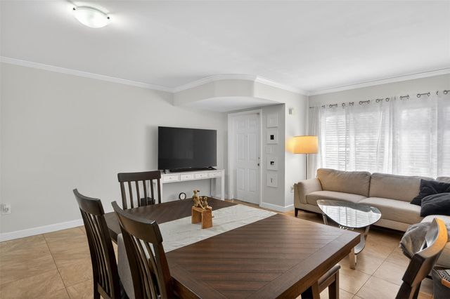 245 Riviera Circle 245, Weston, FL 33326