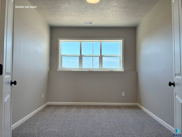 1007 Estate St Street, Harrisburg, SD 57032