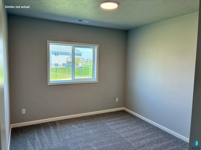 1007 Estate St Street, Harrisburg, SD 57032