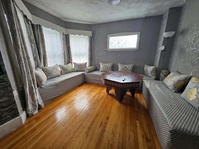30 Clifton Ave., Lynn, MA 01902