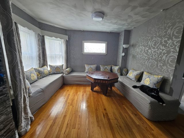 30 Clifton Ave., Lynn, MA 01902