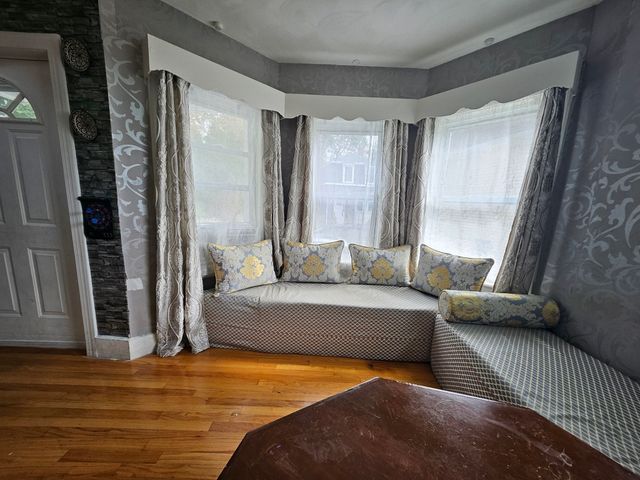 30 Clifton Ave., Lynn, MA 01902