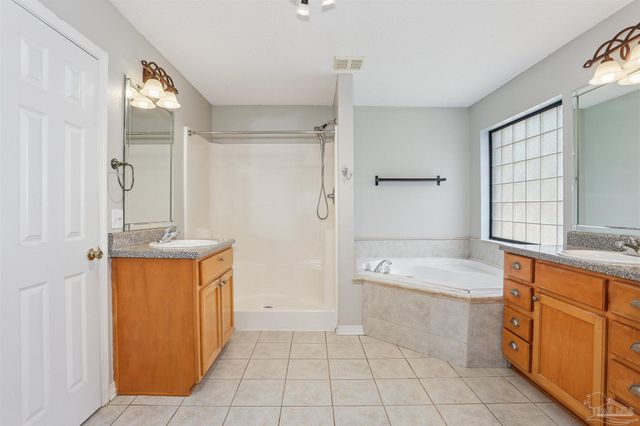 1701 Floresta Cir, Milton, FL 32583