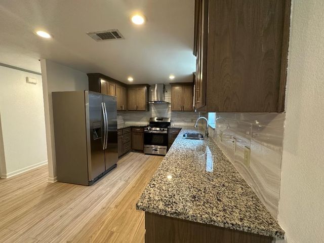 532 Oak Grove Lane, Coppell, TX 75019