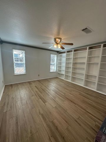 532 Oak Grove Lane, Coppell, TX 75019