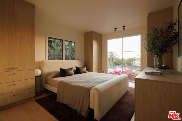 4300 Ambrose Avenue, Los Angeles, CA 90027