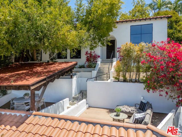 4300 Ambrose Avenue, Los Angeles, CA 90027