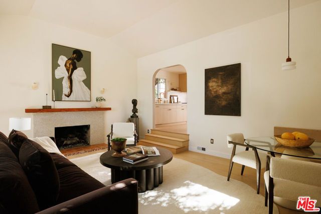4300 Ambrose Avenue, Los Angeles, CA 90027