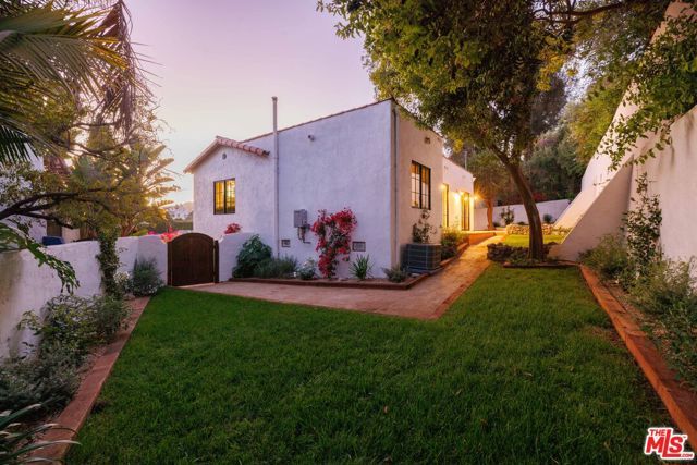 4300 Ambrose Avenue, Los Angeles, CA 90027