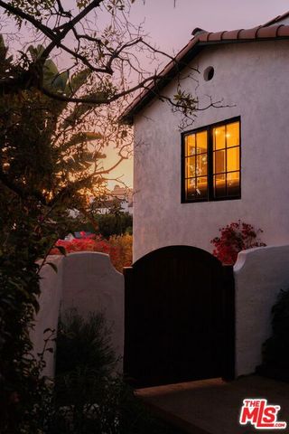 4300 Ambrose Avenue, Los Angeles, CA 90027