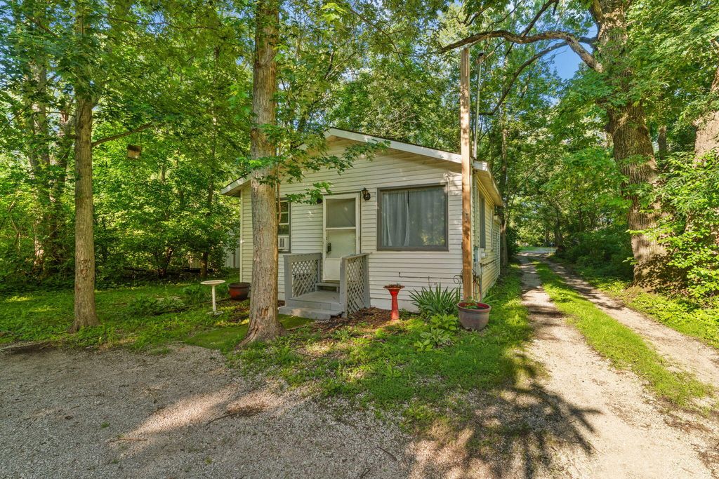 1910 S Calhoun Street, Griffith, IN 46319