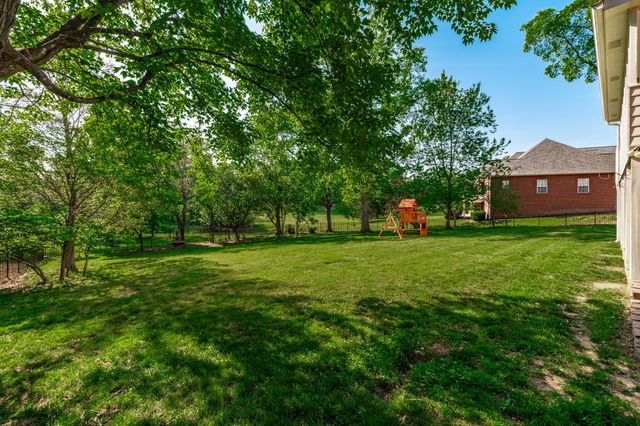 137 Mimosa Dr, Gallatin, TN 37066
