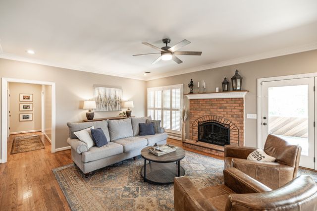 137 Mimosa Dr, Gallatin, TN 37066