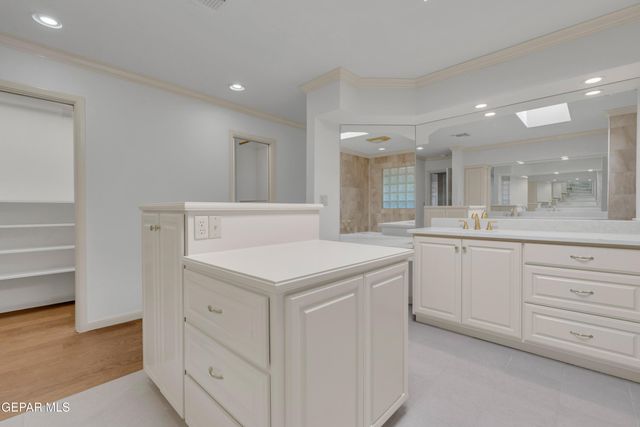 913 THUNDERBIRD Drive, El Paso, TX 79912