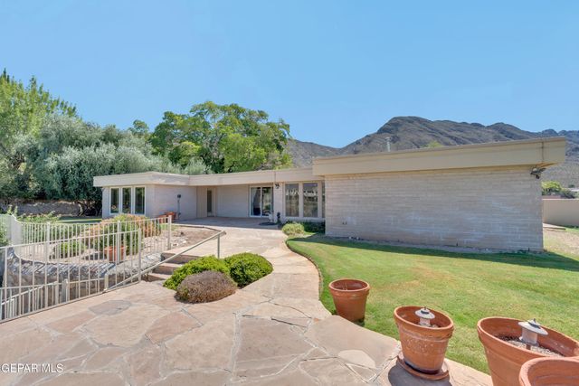 913 THUNDERBIRD Drive, El Paso, TX 79912