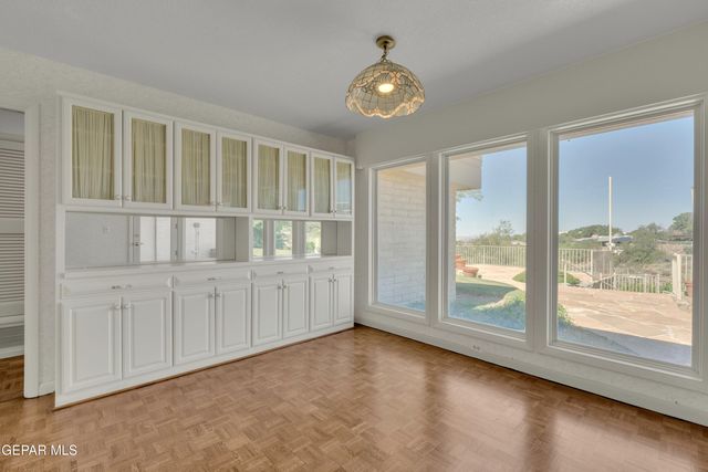 913 THUNDERBIRD Drive, El Paso, TX 79912
