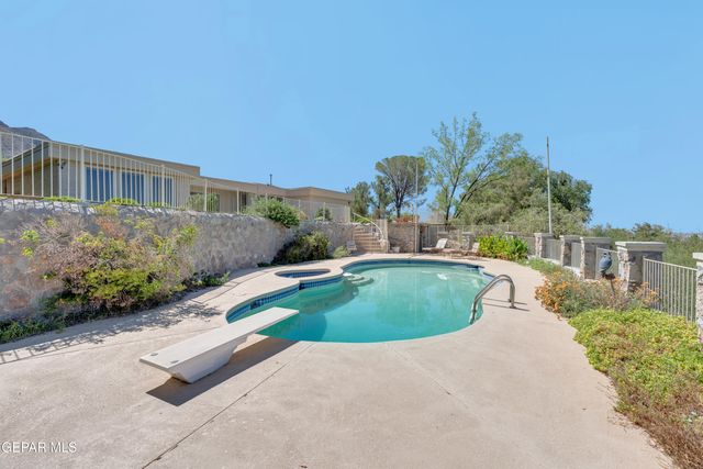 913 THUNDERBIRD Drive, El Paso, TX 79912