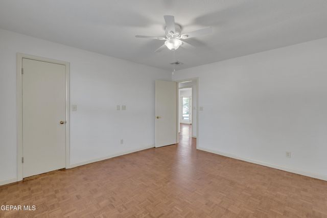 913 THUNDERBIRD Drive, El Paso, TX 79912