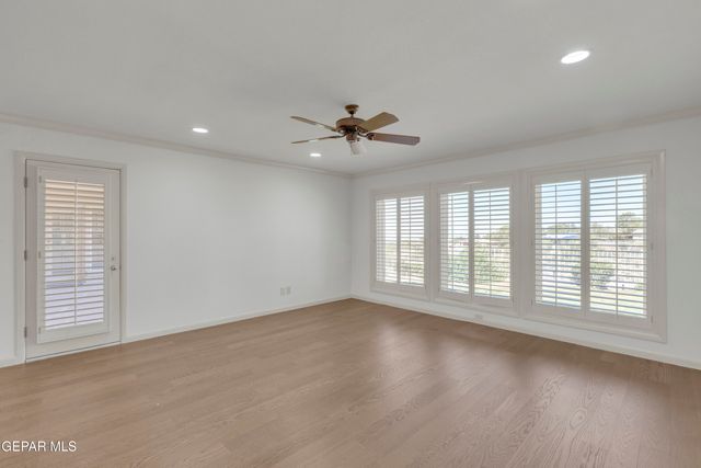 913 THUNDERBIRD Drive, El Paso, TX 79912