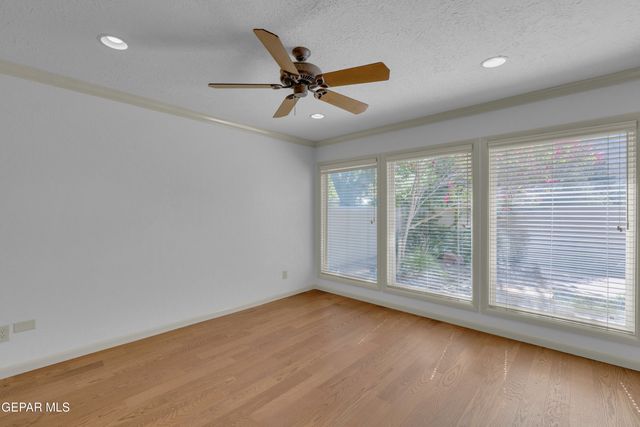 913 THUNDERBIRD Drive, El Paso, TX 79912