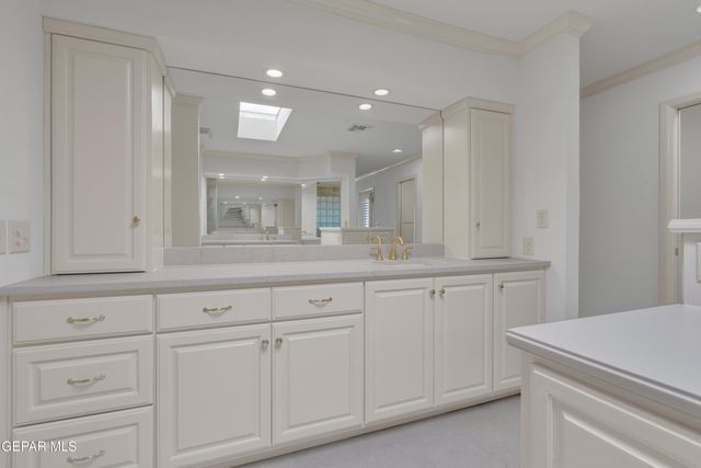 913 THUNDERBIRD Drive, El Paso, TX 79912