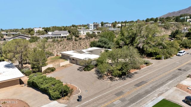 913 THUNDERBIRD Drive, El Paso, TX 79912
